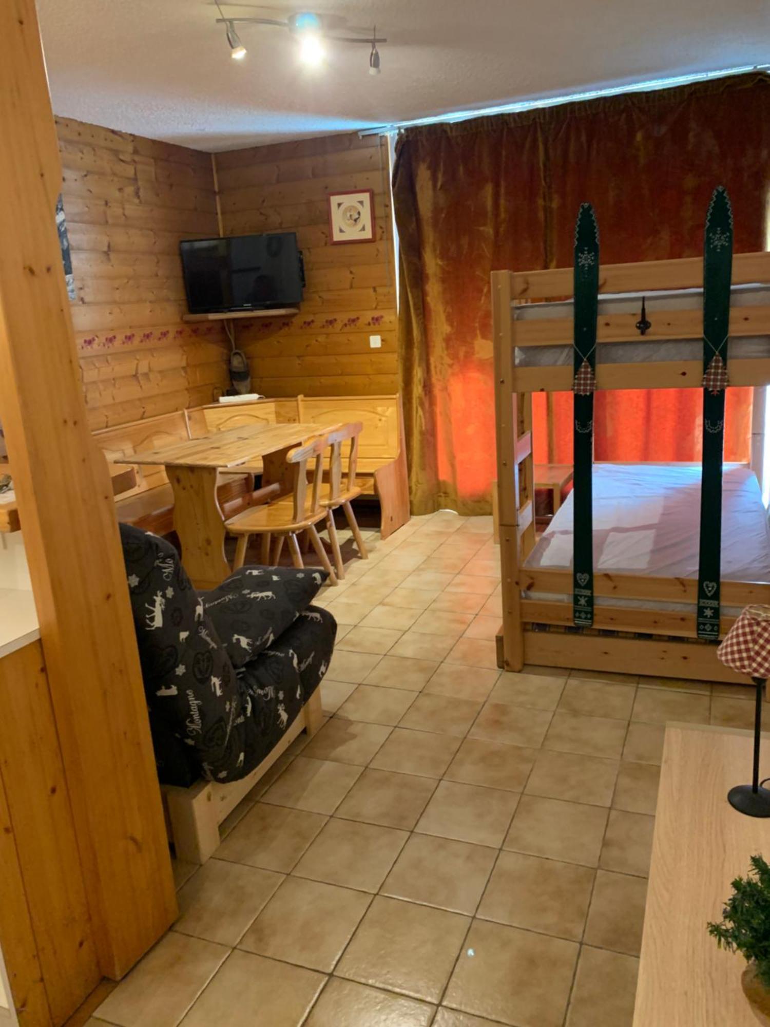 155 Piste Dans Mon Canape Châtel Dış mekan fotoğraf